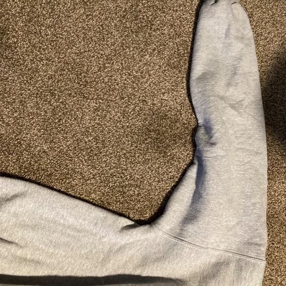 xl Rockhurst university sweatshirt - Picture 5 of 8